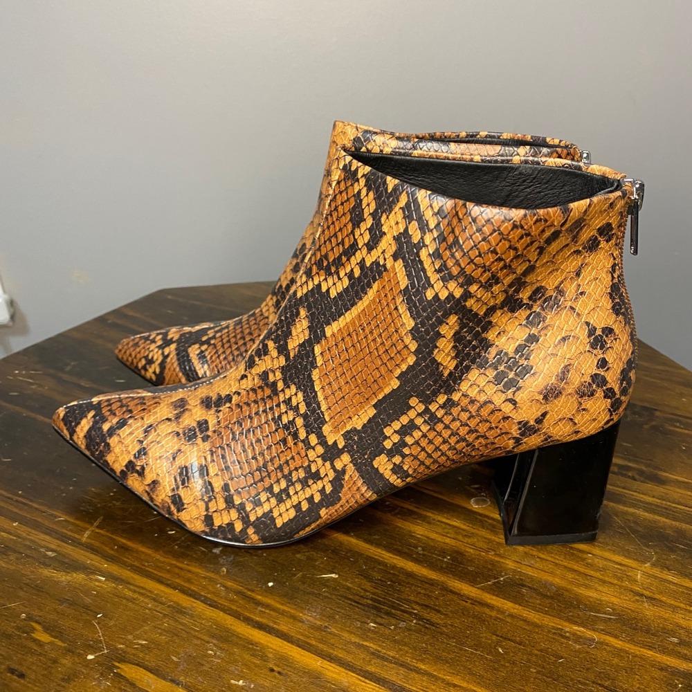 VHNY New‎ York Women's Snake Print Pointed Toe Ankle Boots Block Heel Size 10